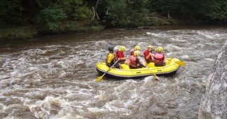 Rafting en groupe sur le roc d enfer